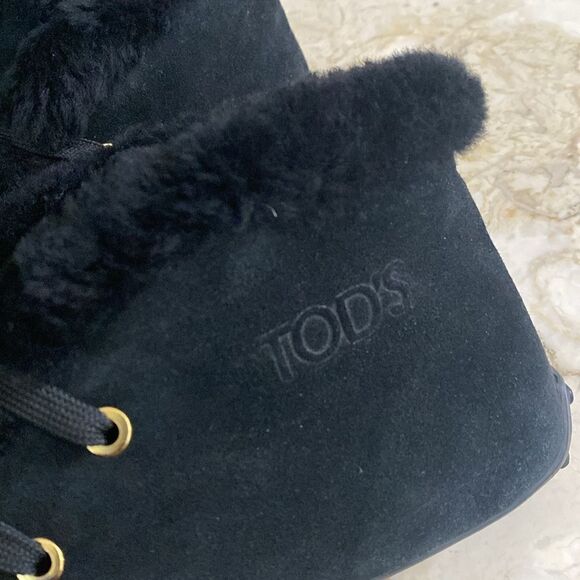 Tod’s Gommino Black Suede & Shearling Moccasin Ankle Booties - Picture 7 of 10